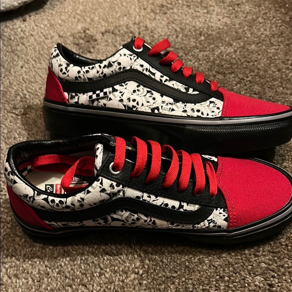 Vans Skull Pattern Sneakers
